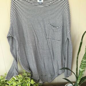 Old Navy Black and White Striped Long Sleeve Top